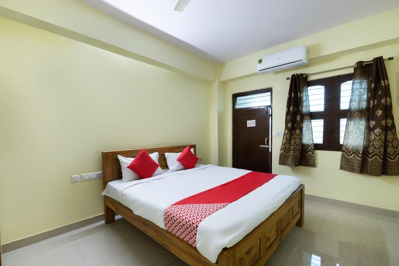 OYO 67991 Kalpataru Lodge Hunsur Bagian luar foto
