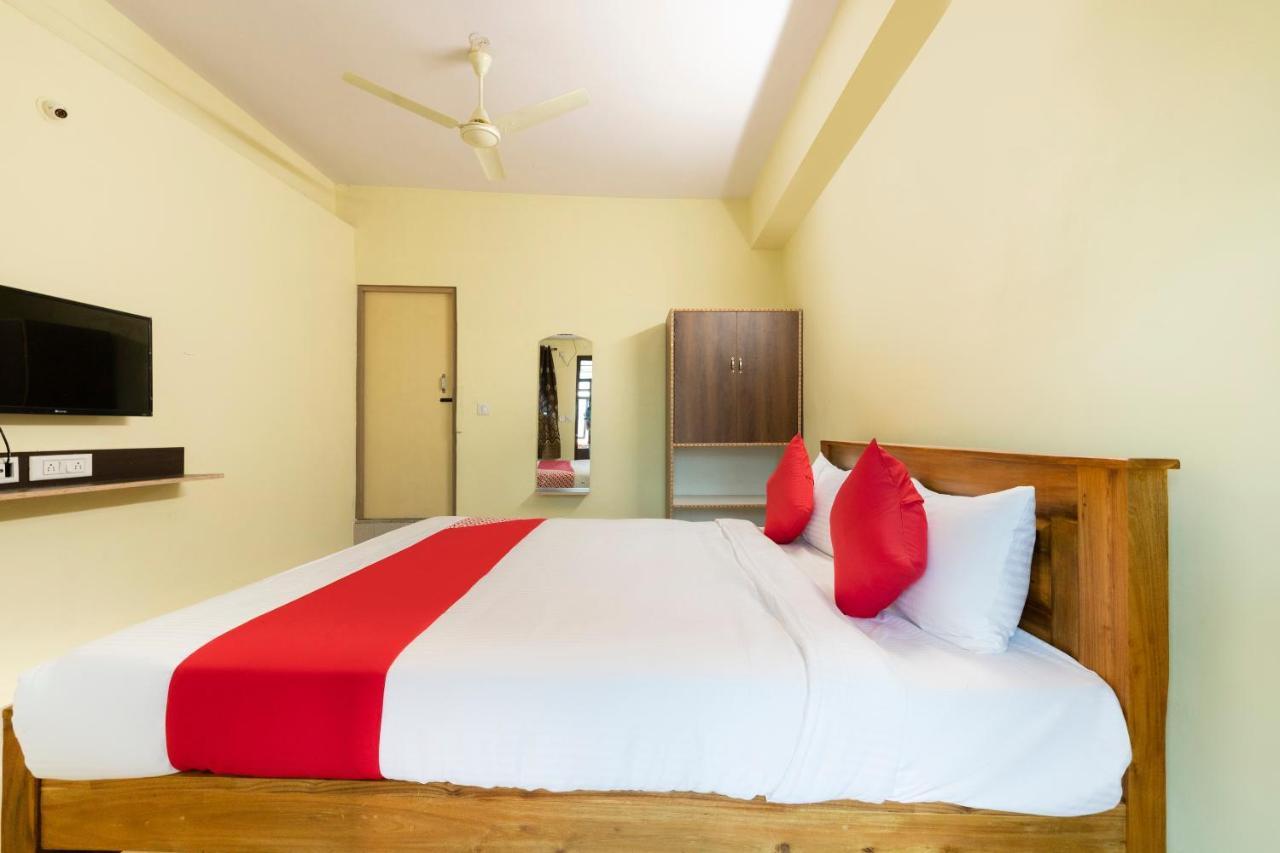 OYO 67991 Kalpataru Lodge Hunsur Bagian luar foto