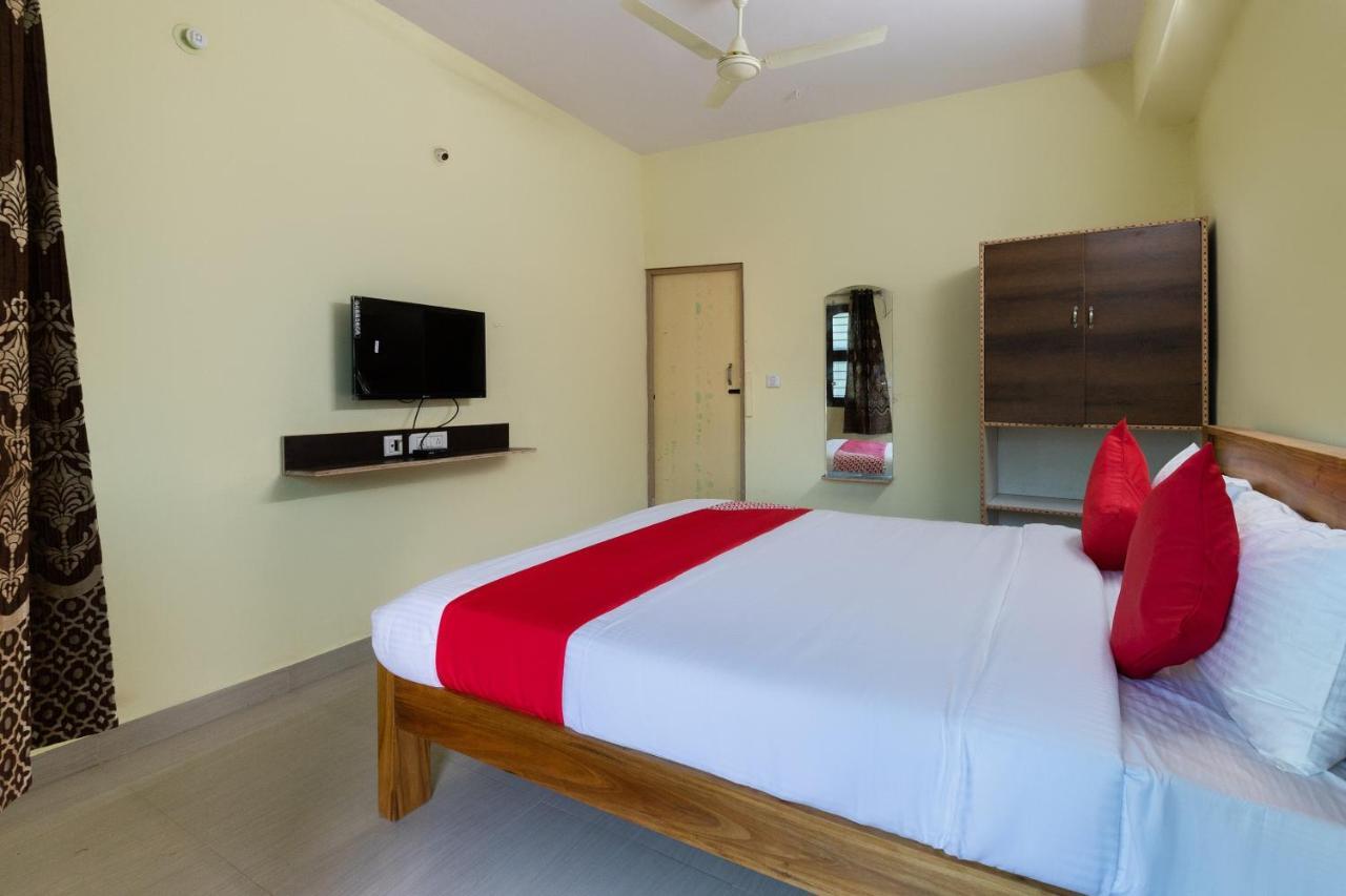 OYO 67991 Kalpataru Lodge Hunsur Bagian luar foto