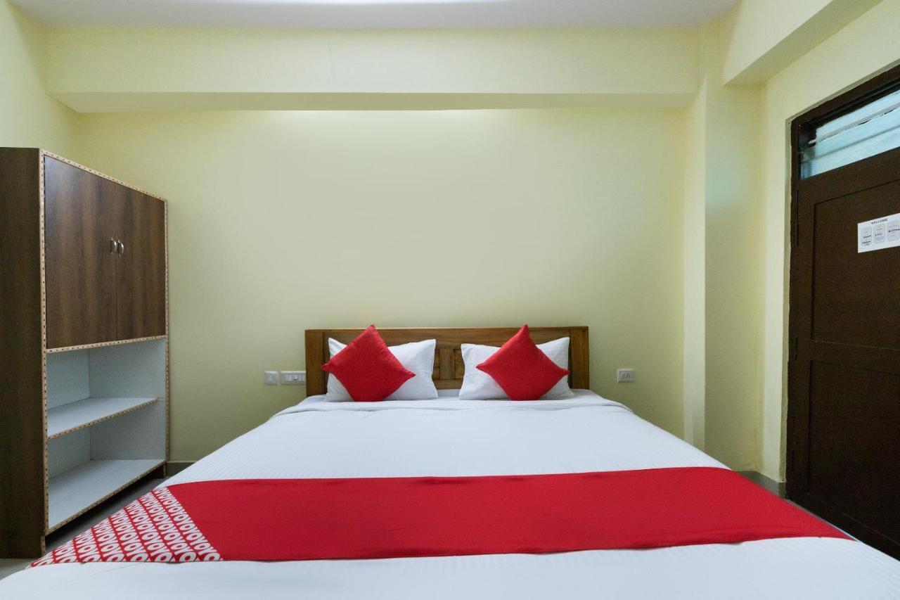 OYO 67991 Kalpataru Lodge Hunsur Bagian luar foto